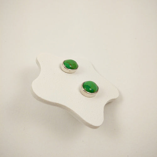 Oval Ear Studs with semi-precious gemstones and made of 925 Sterling Silver